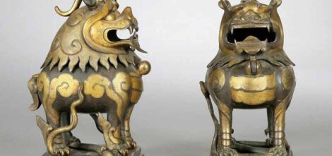 Paire de brûle-parfums en bronze figurant des qilins
